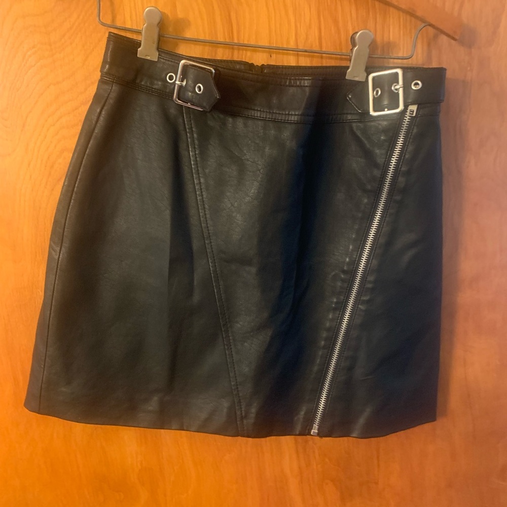 Decree size 1 faux leather skirt Black